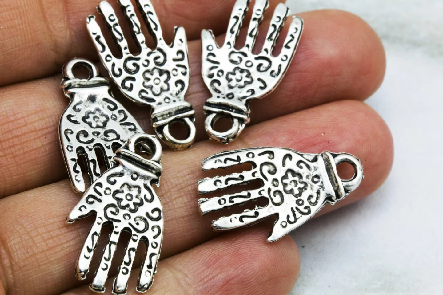 metal-fatima-hand-hamsa-pendants.