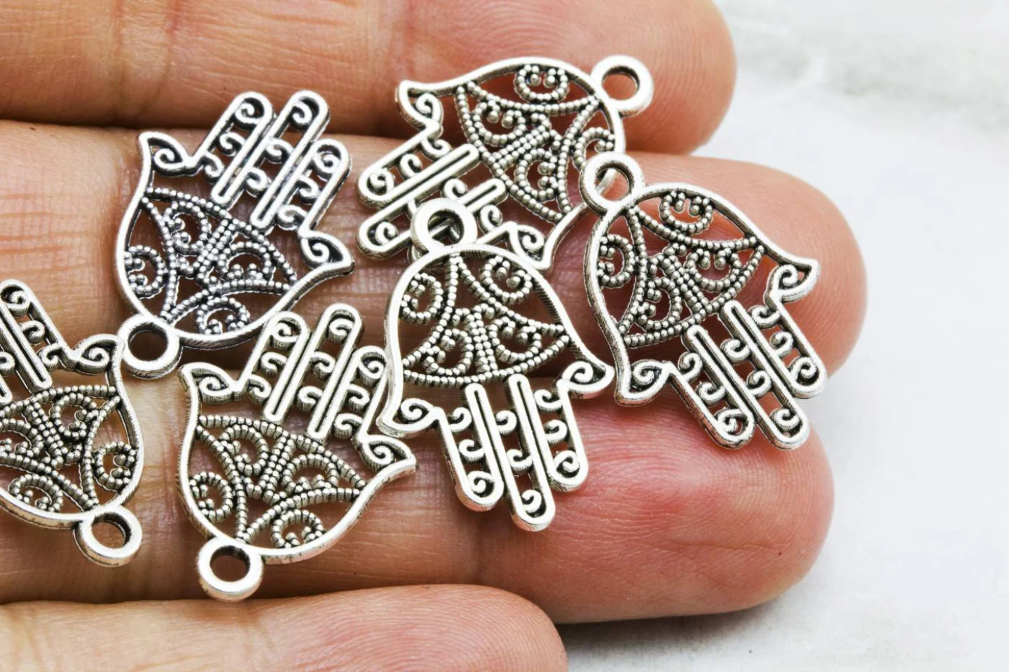 jewelry-bijouterie-silver-hamsa-pendants.