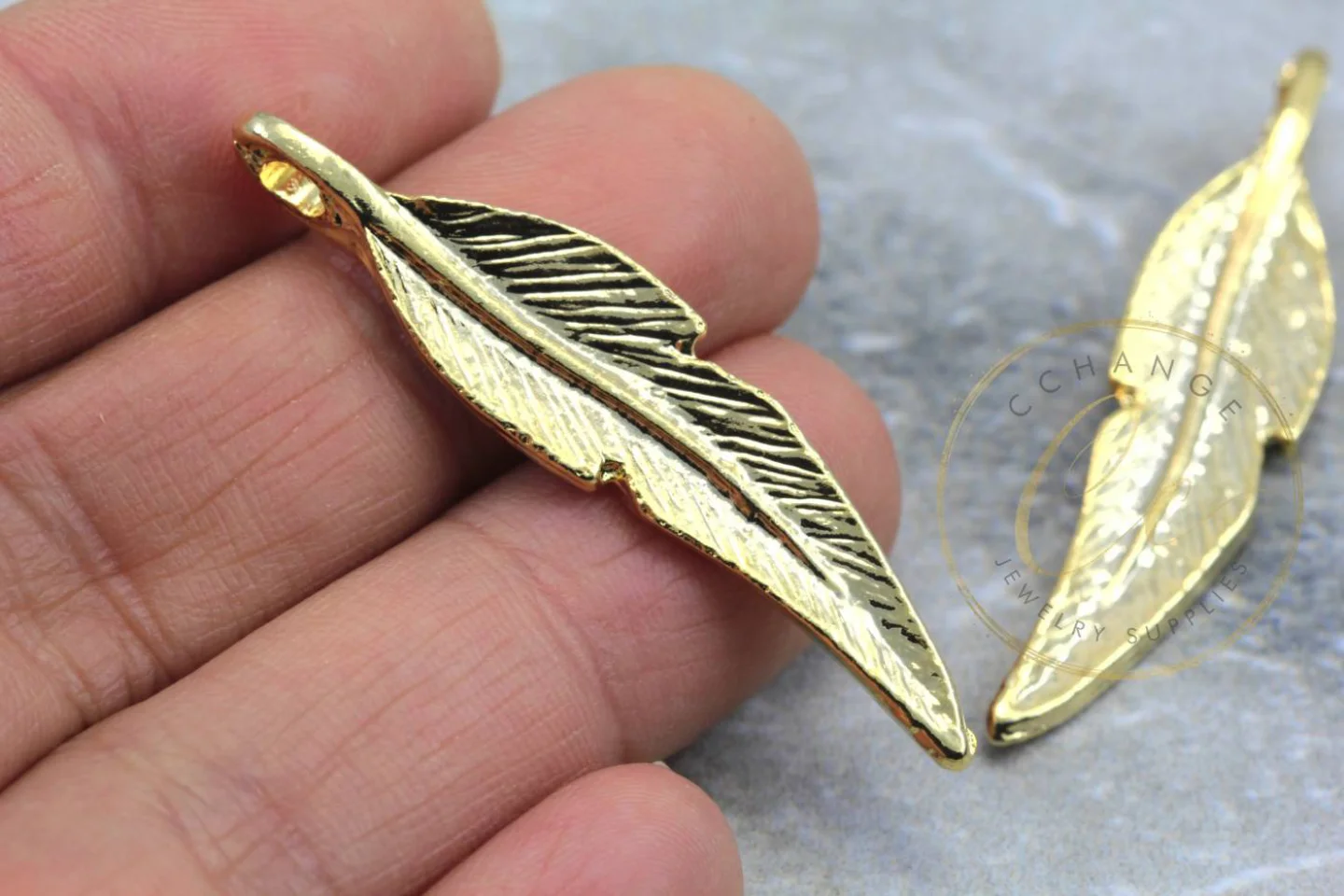 metal-long-feather-pendants.