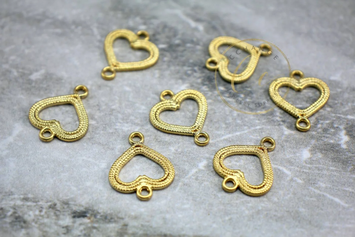 gold-metal-heart-shape-jewelry-charms.