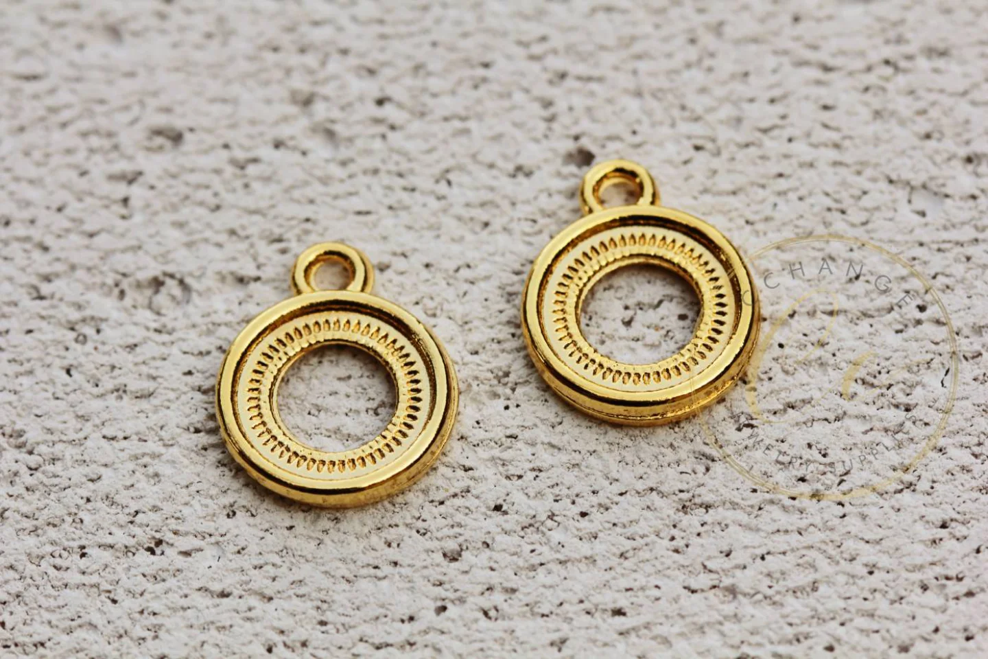 gold-plated-circle-pendant-charms.