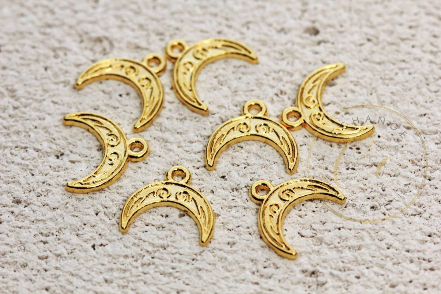 gold-plated-moon-pendant-charm.