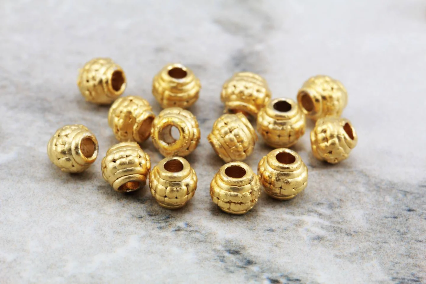 gold-round-ball-5mm-spacer-metal-beads.