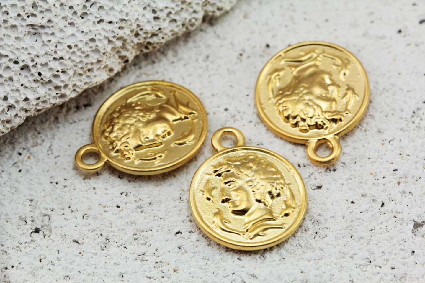 gold-metal-ancient-old-coin-pendant.