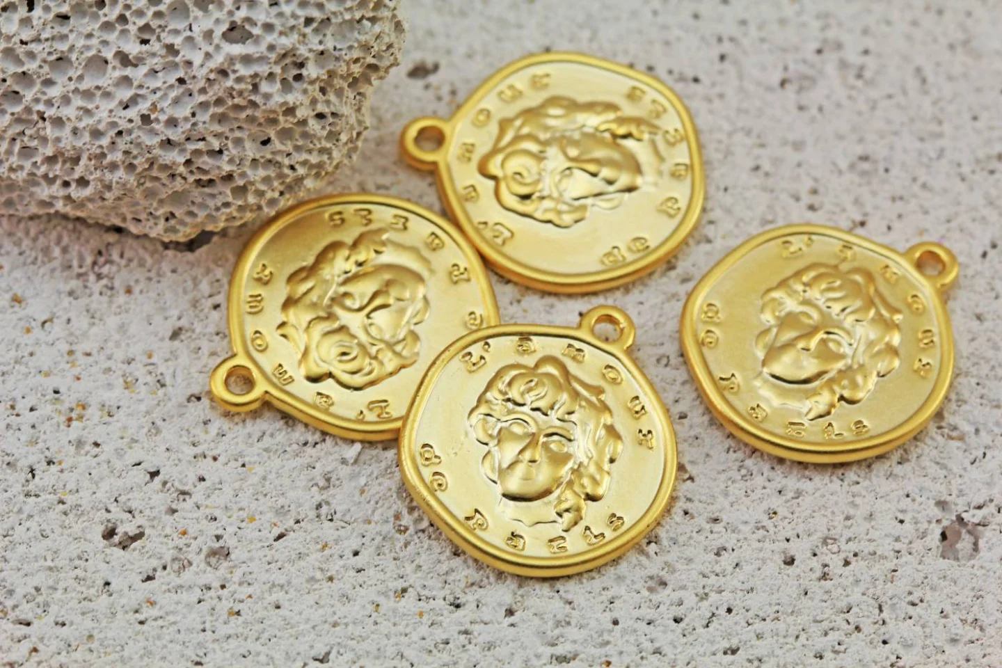 gold-plated-metal-love-in-paris-pendant.