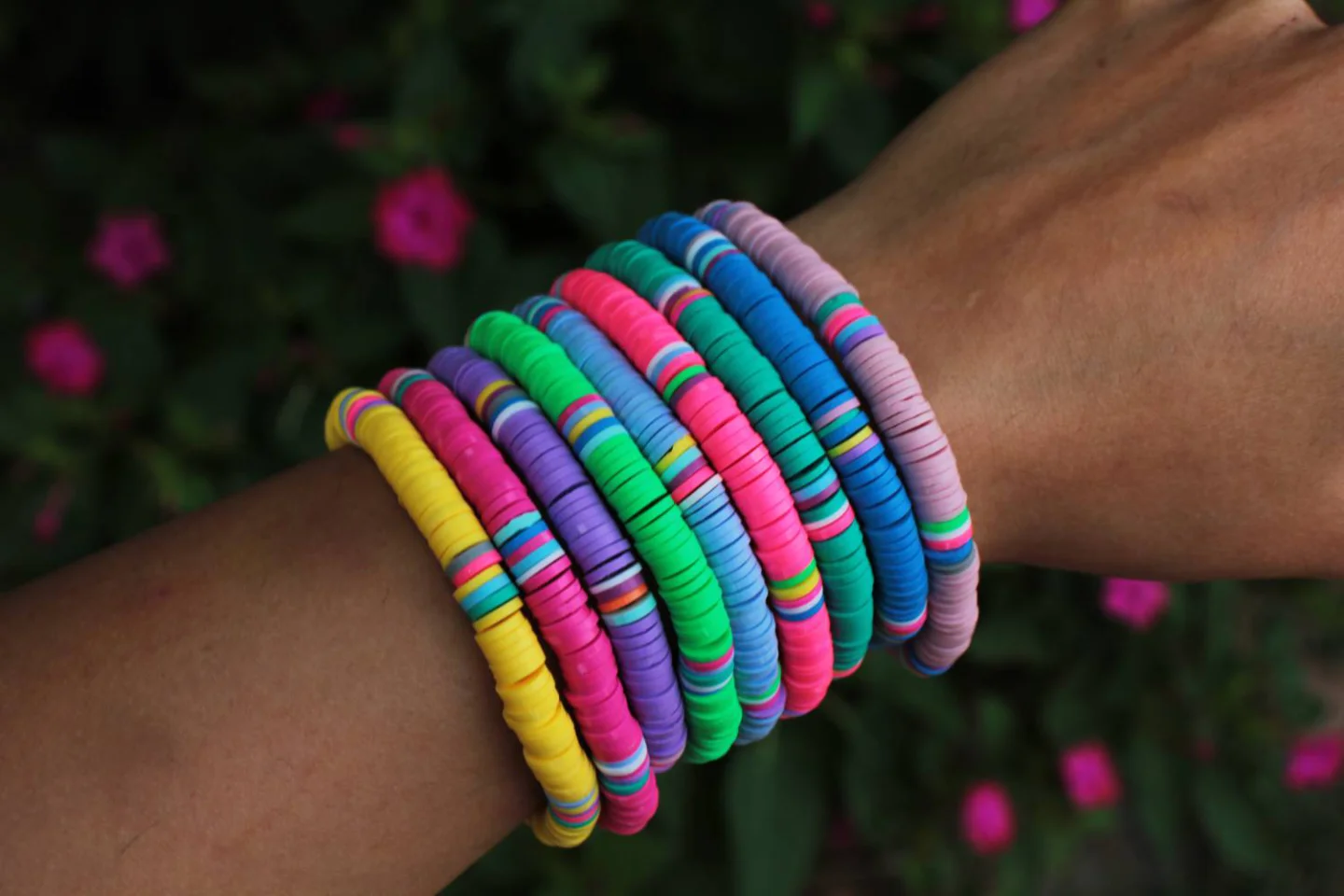 colorful-polymer-clay-heishi-bracelet.