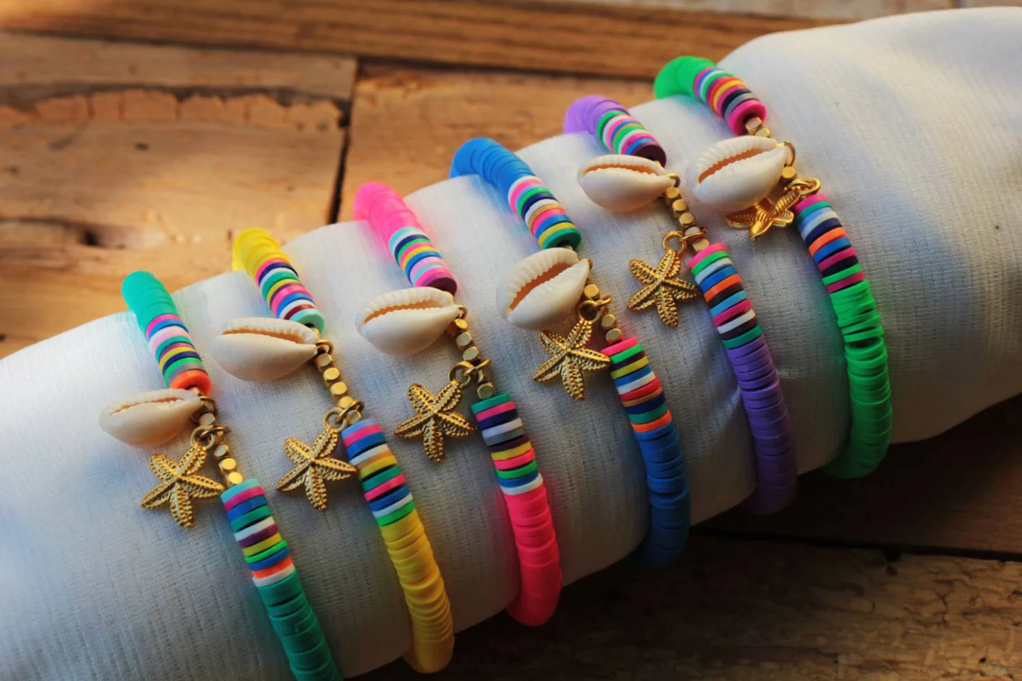 gold-starfish-charm-elastic-heishi-bracelet.