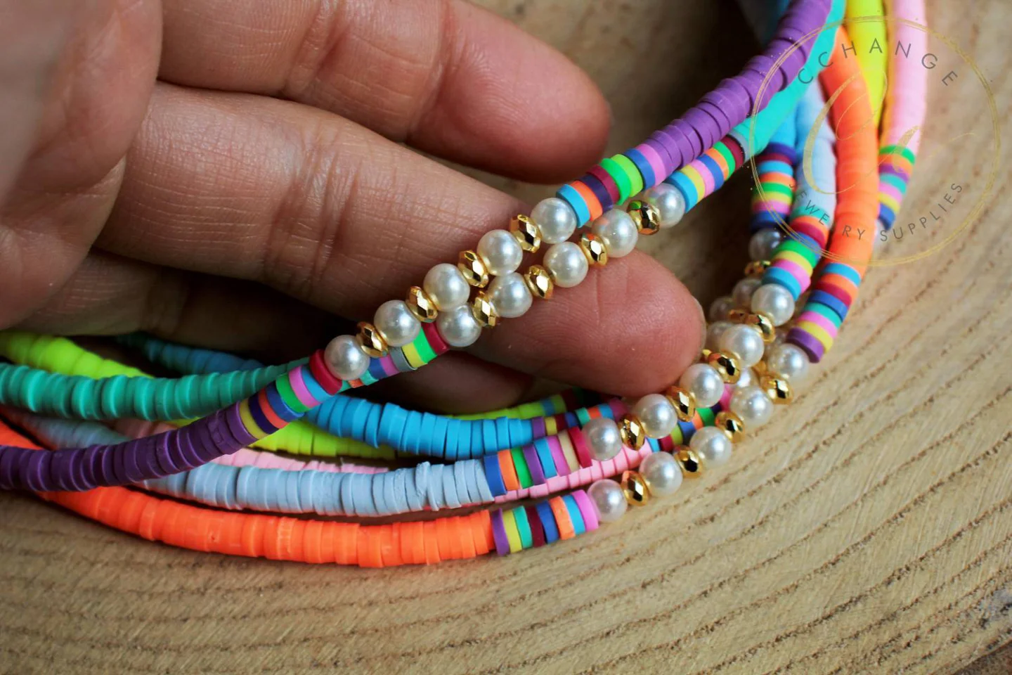 colorful-heishi-necklaces-wholesale.