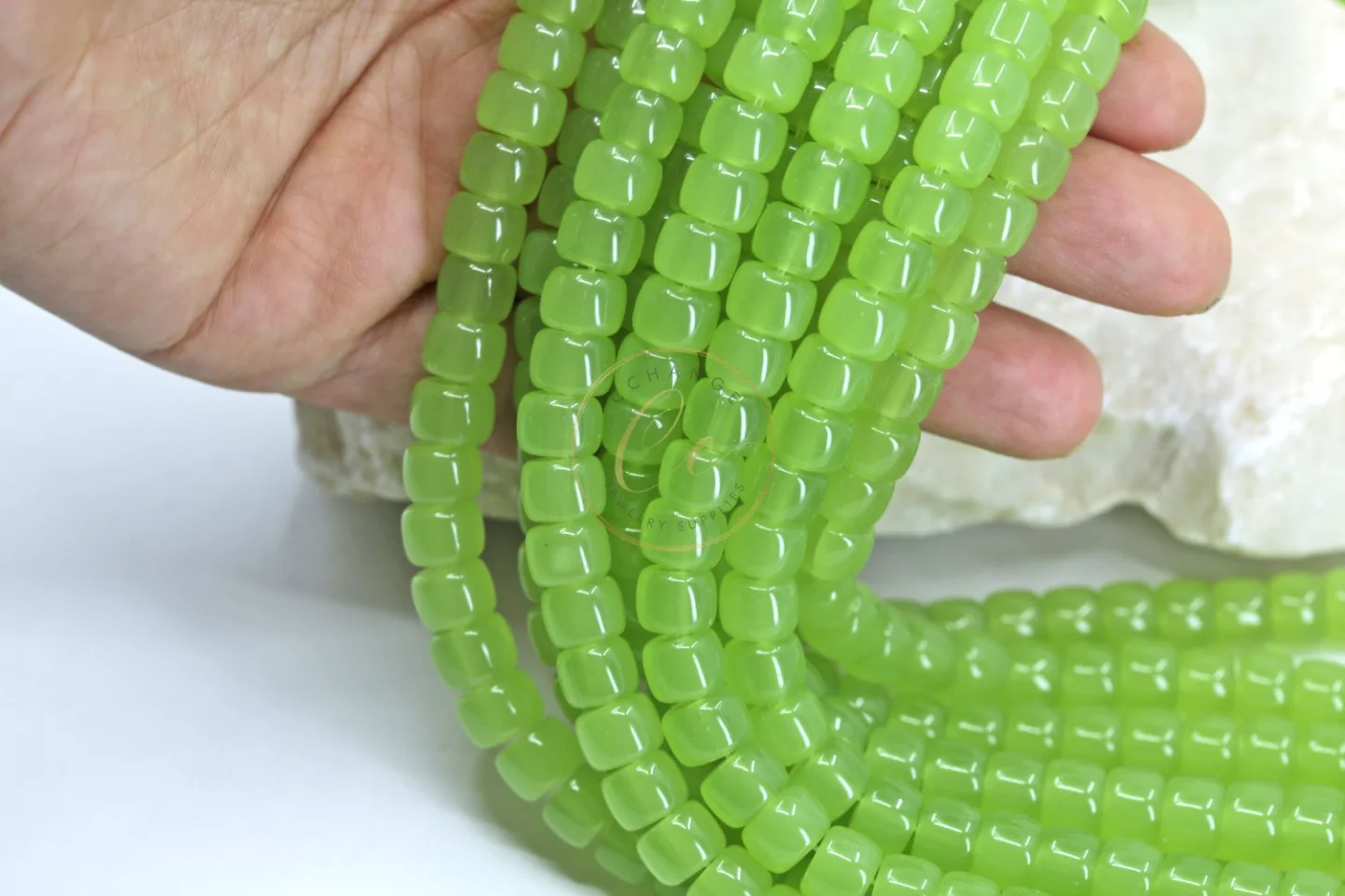 apple-green-barrel-glass-beads.