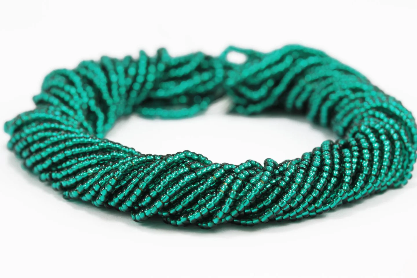 transparent-emerald-green-seed-bead.