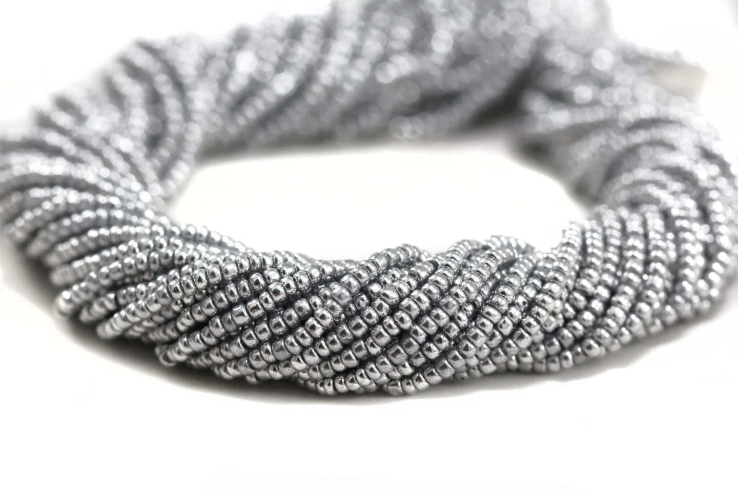 silver-czech-seed-beads-01700.