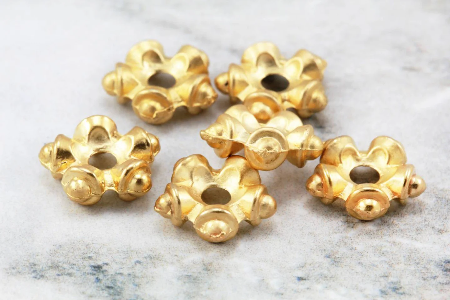 gold-star-shaped-rondelle-spacer-bead.