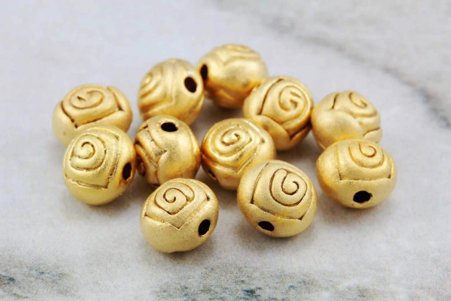 gold-metal-tribal-round-spacer-beads.