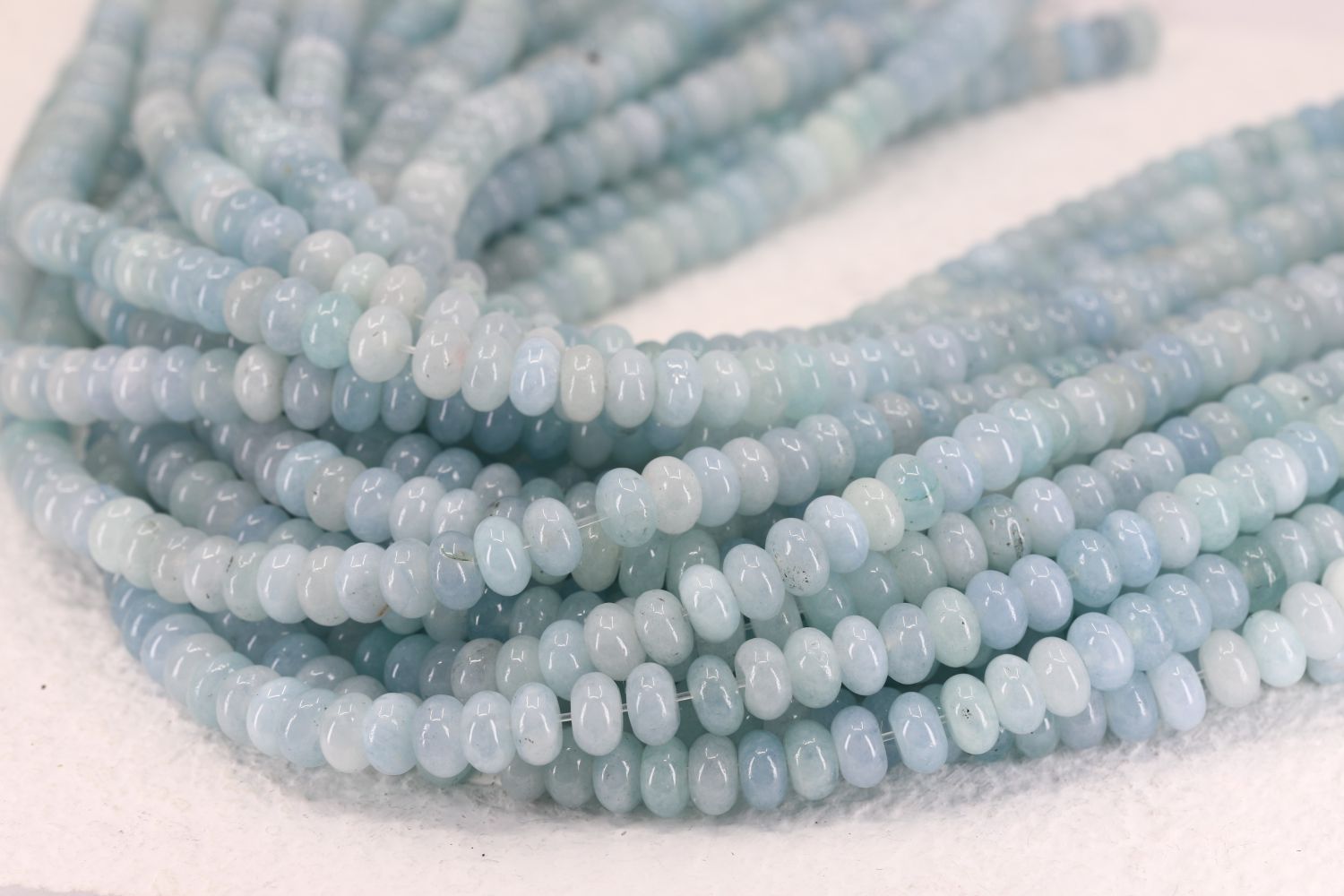 12mm Smooth Round, Aquamarine Gemstone Beads (16 Strand)