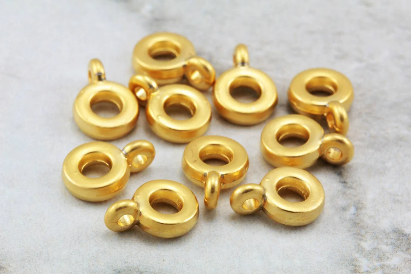 gold-metal-round-charm-holder-findings.