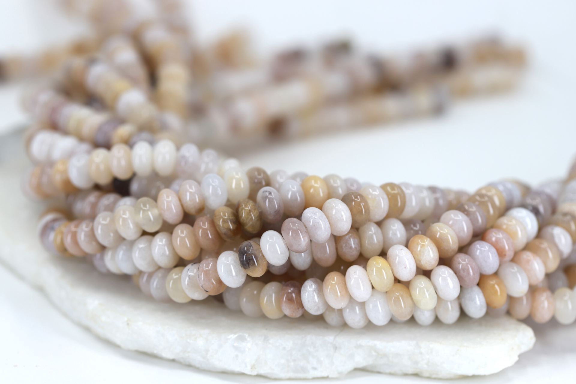 8mm-rondelle-lavender-quartz-bead-strand