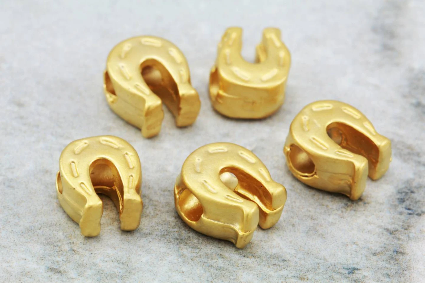 gold-plated-horseshoe-big-hole-charms.