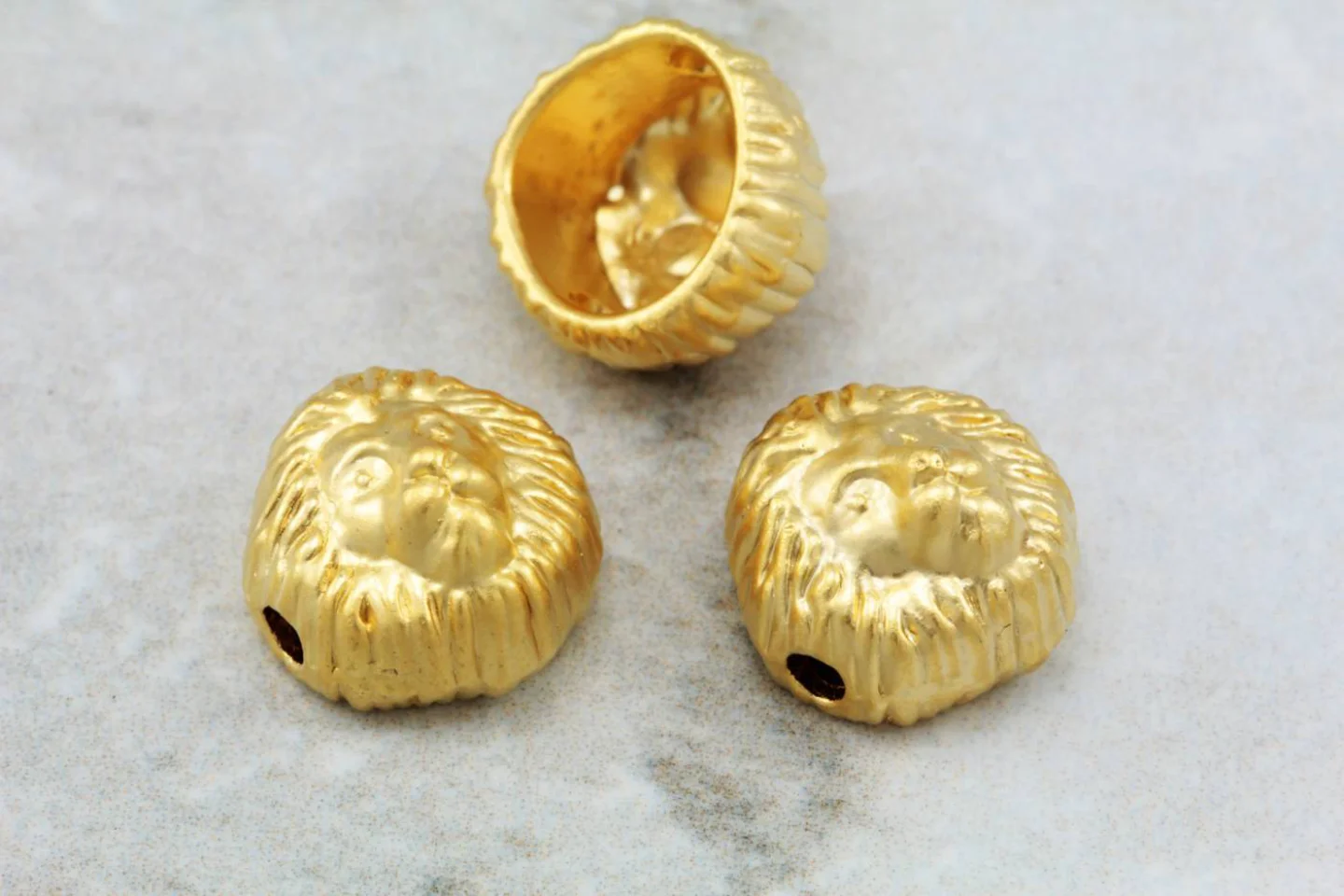 gold-plated-metal-lion-head-charms.