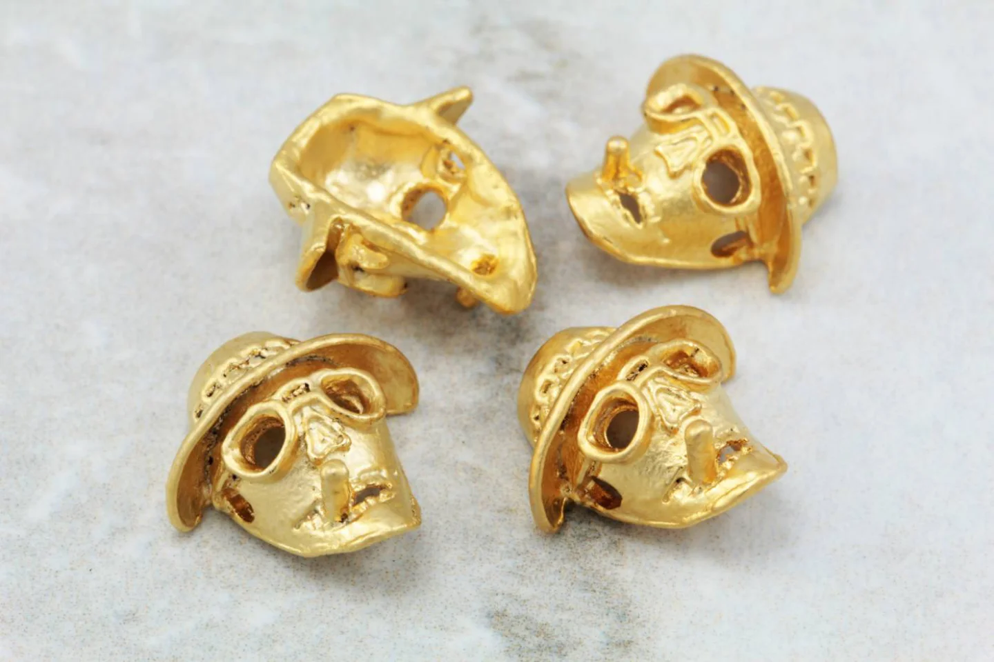 gold-plated-metal-pirate-head-charms.