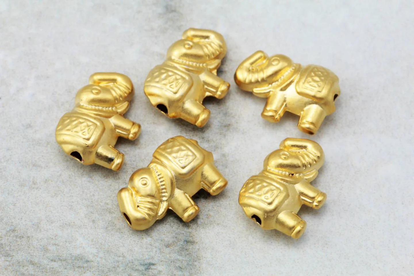gold-plated-metal-elephant-charms.