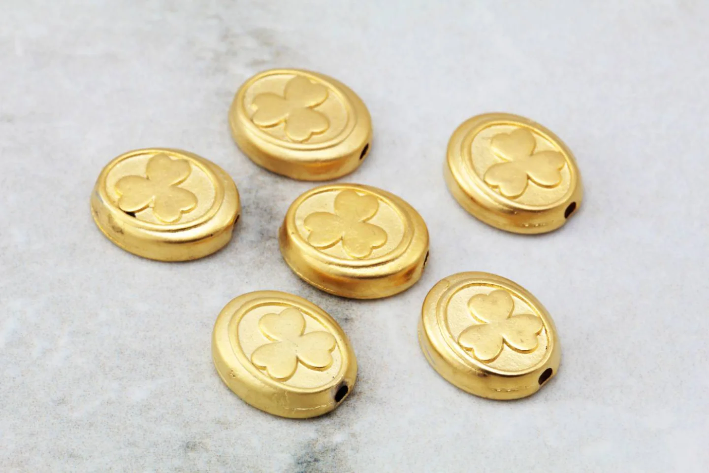 gold-plated-metal-oval-clover-charms.