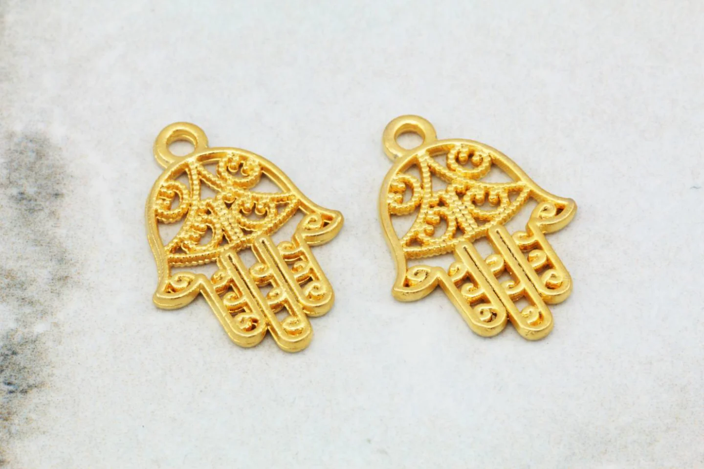 gold-plate-metal-filigree-hamsa-pendants.