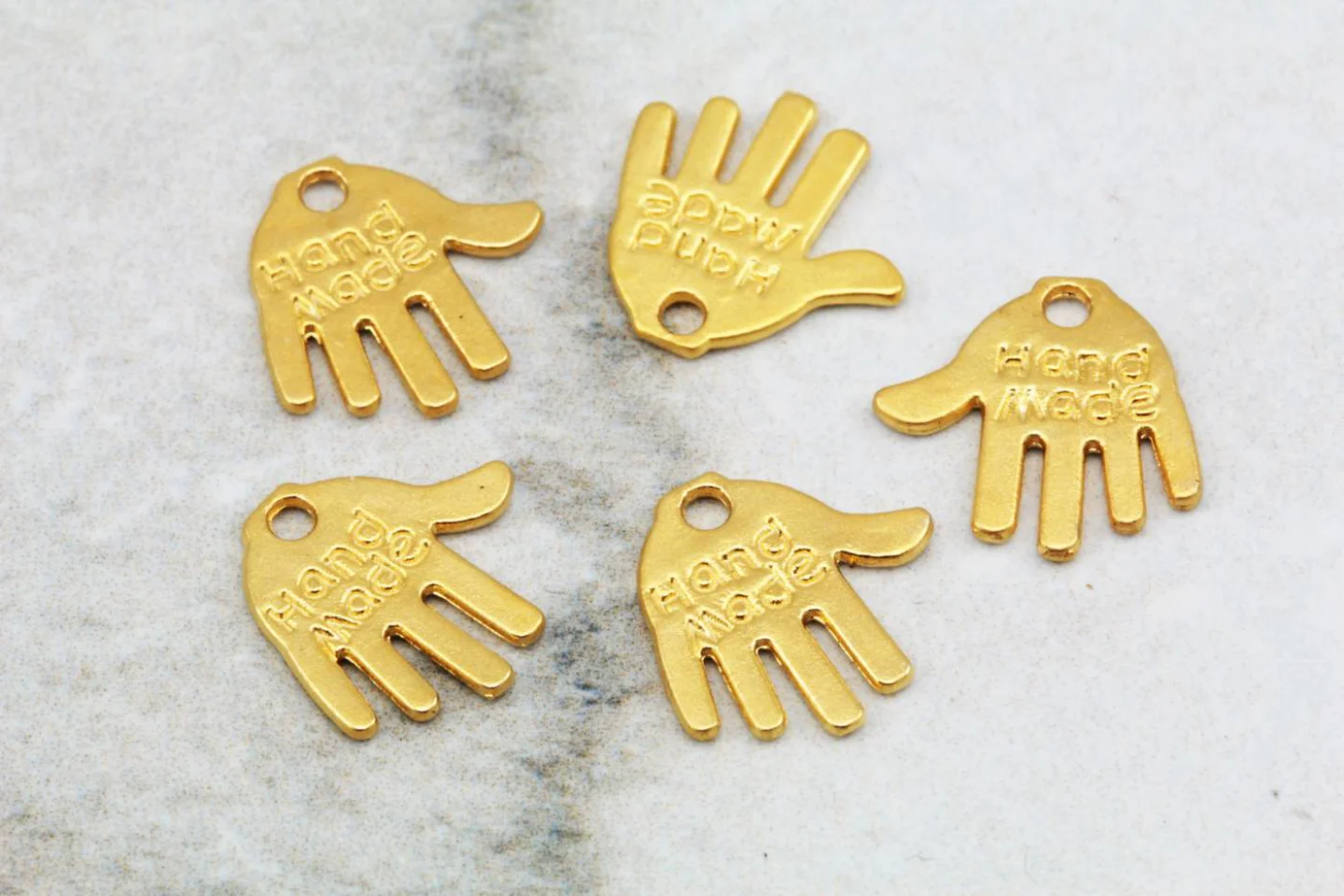 gold-plated-metal-hand-pendant-findings.