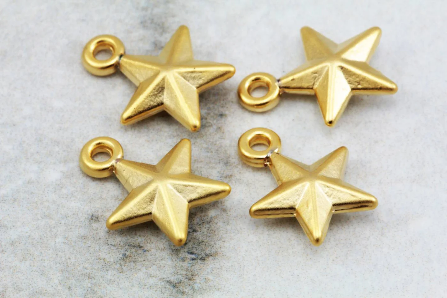 gold-plated-metal-star-jewelry-pendants.