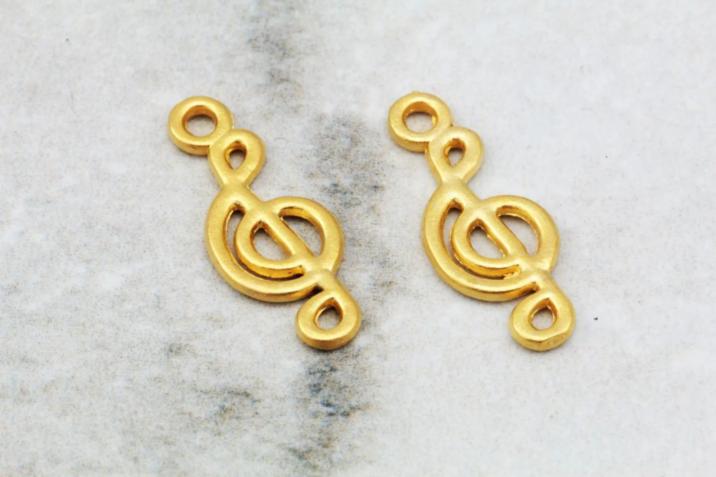 gold-plated-treble-clef-music-pendants.