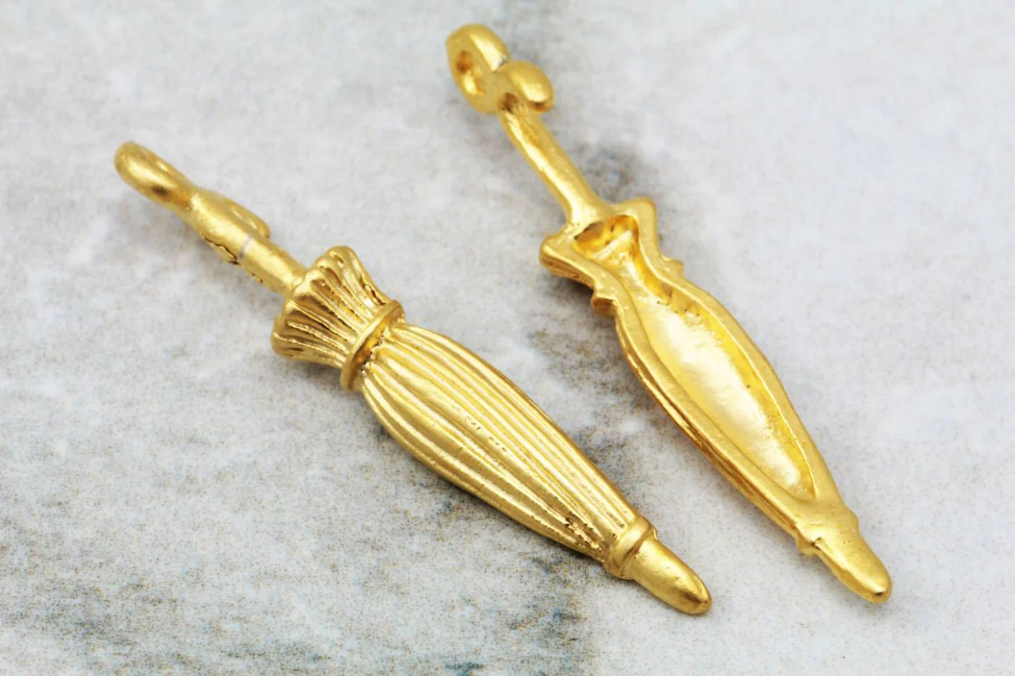 gold-plated-umbrella-jewelry-pendant.
