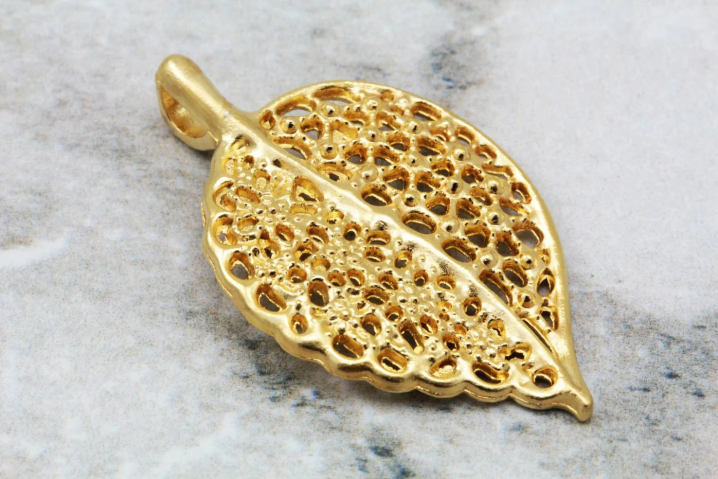 24k-gold-plated-big-leaf-jewelry-pendant.