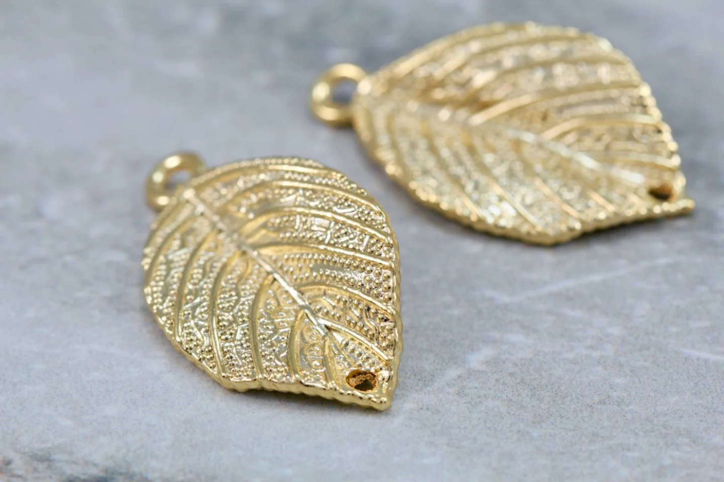 gold-plated-leaf-jewelry-pendants.