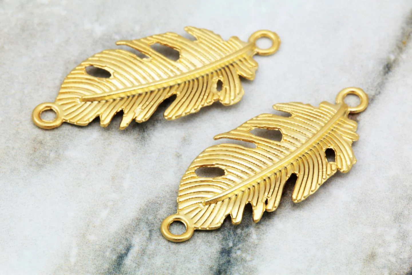 gold-metal-tiny-leaf-pendant-charms.