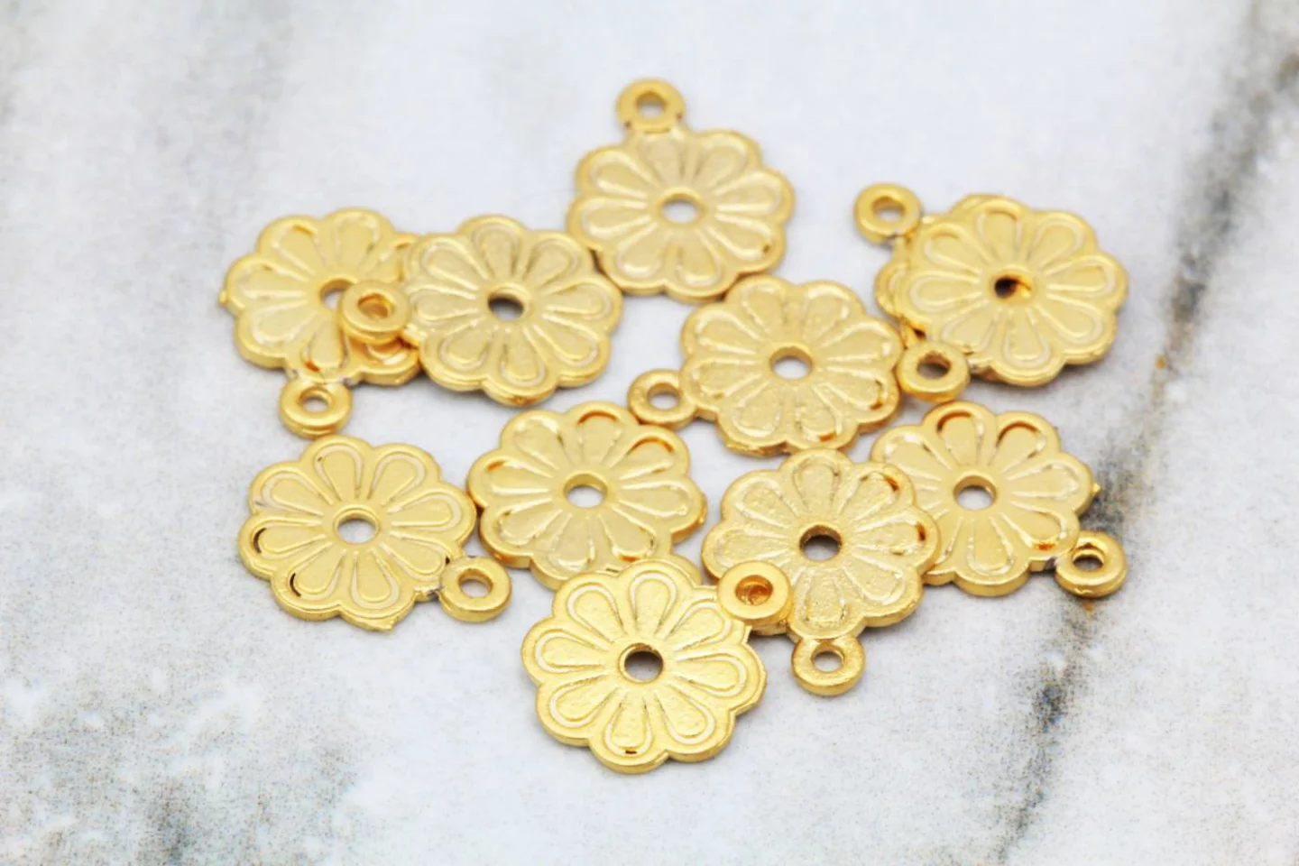 gold-metal-daisy-floral-pendant-charms.