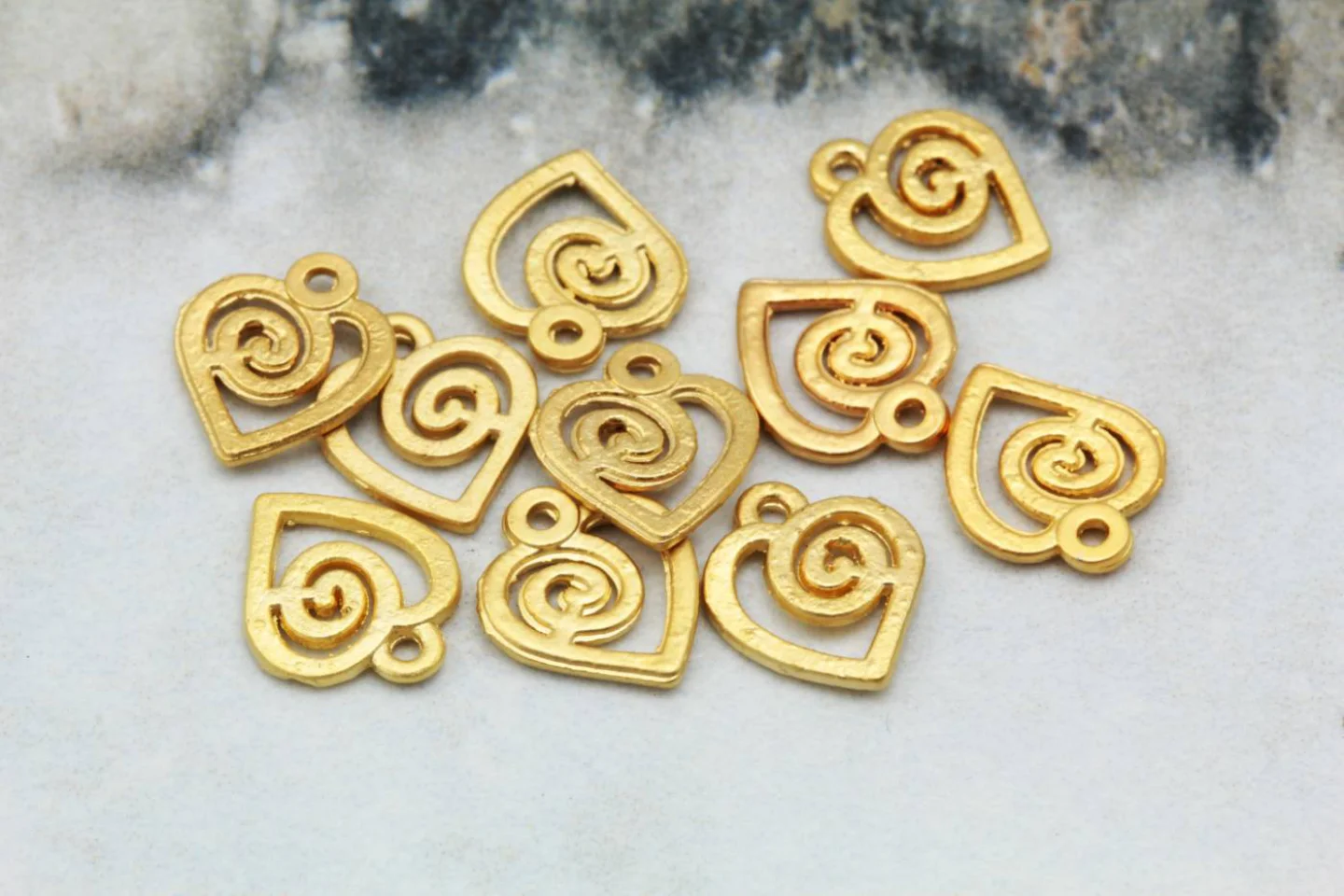 gold-plated-heart-tiny-metal-pendants.