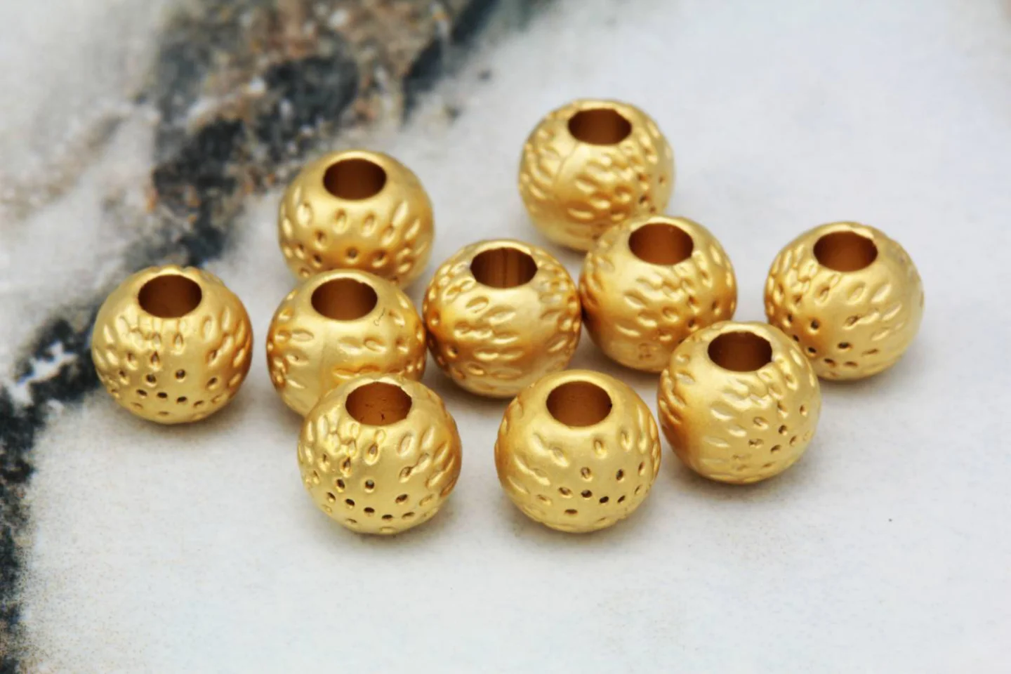gold-plate-round-ball-round-spacers.