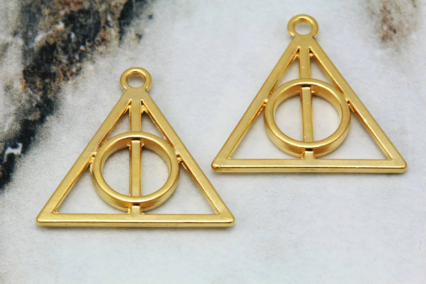 gold-plated-triangle-jewelry-pendants.