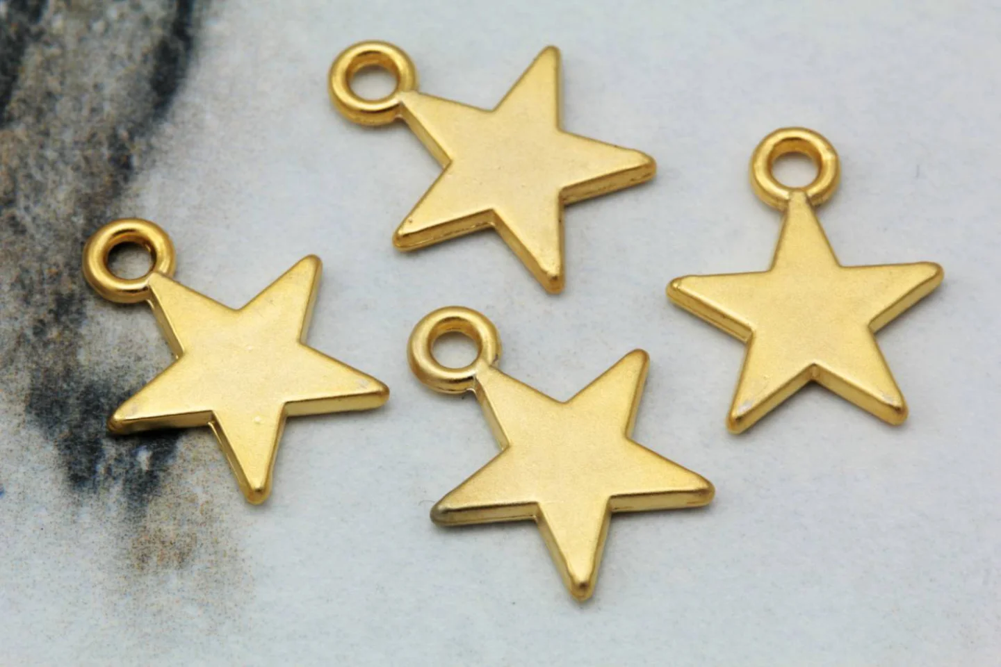 gold-plated-metal-star-pendant-findings.