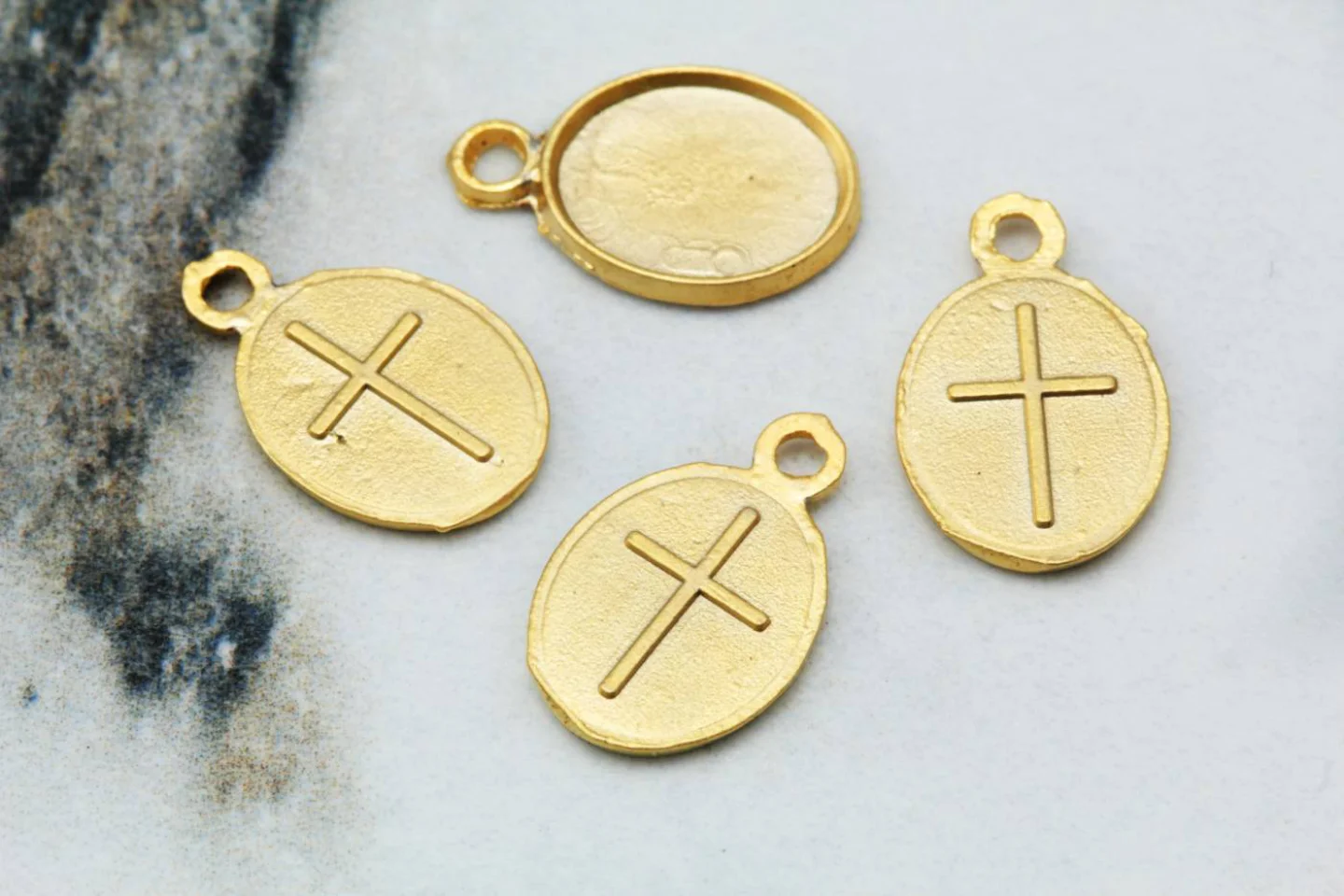 gold-metal-tiny-cross-pendant-charms.