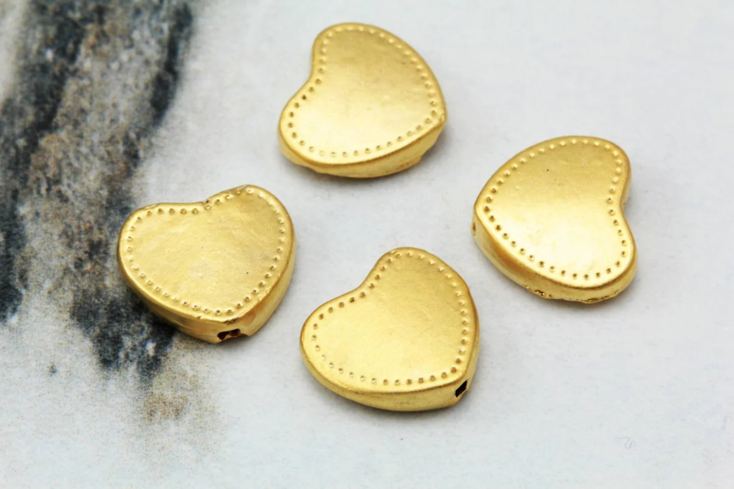 gold-metal-heart-shape-bead-charms.