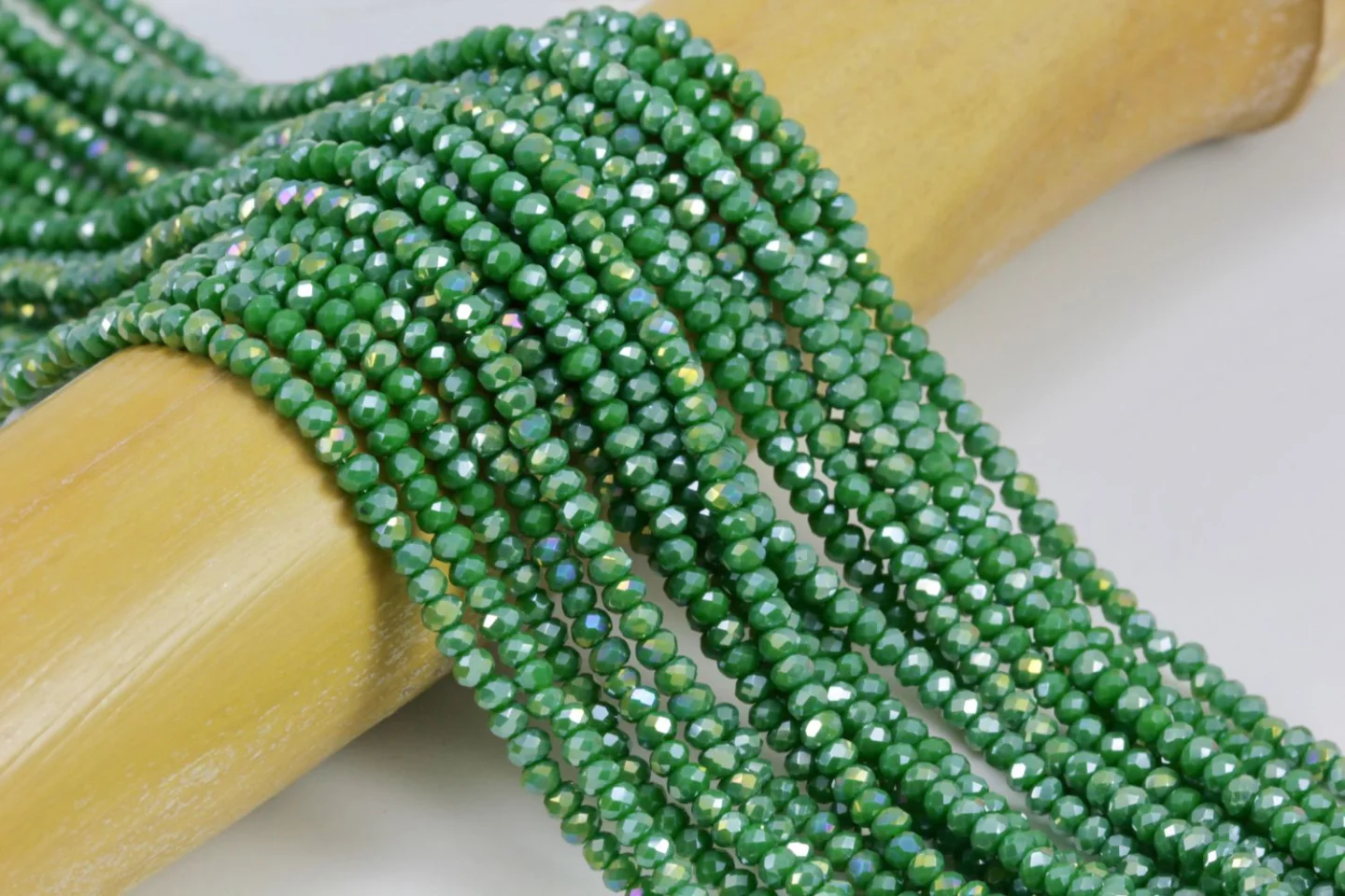 2mm-flashy-green-crystal-glass-beads.