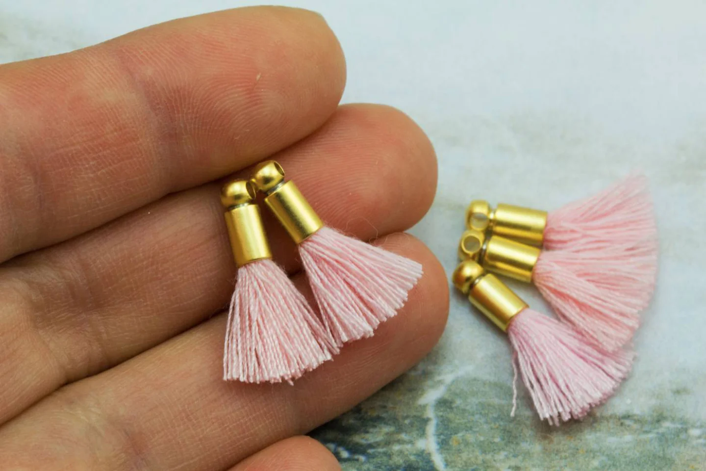 2cm-pink-cotton-mini-tassels.