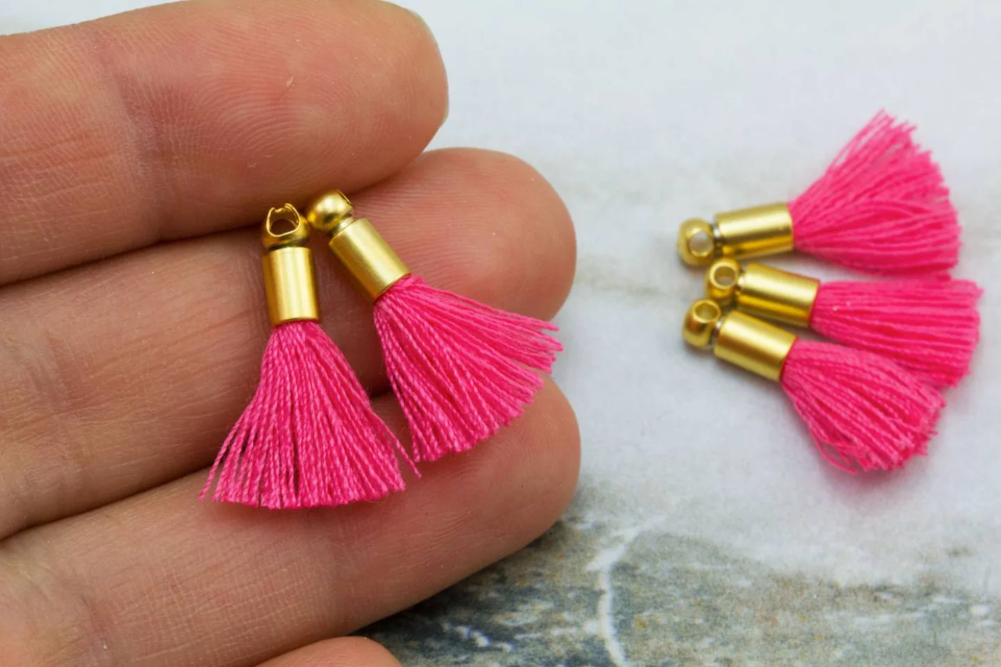 2cm-dark-pink-cotton-mini-tassels.