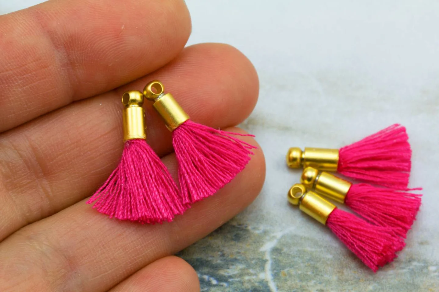 2cm-fuchsia-pink-cotton-mini-tassels.