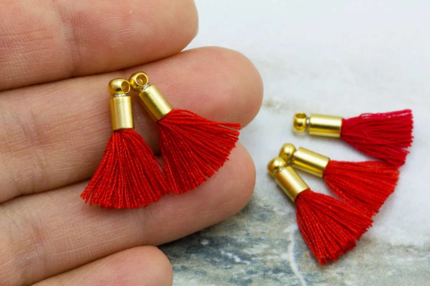 2cm-red-cotton-mini-tassels.