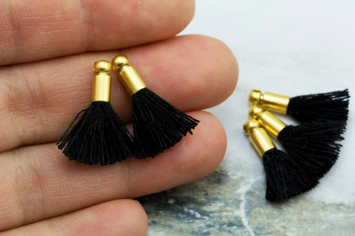2cm-black-cotton-mini-tassels.