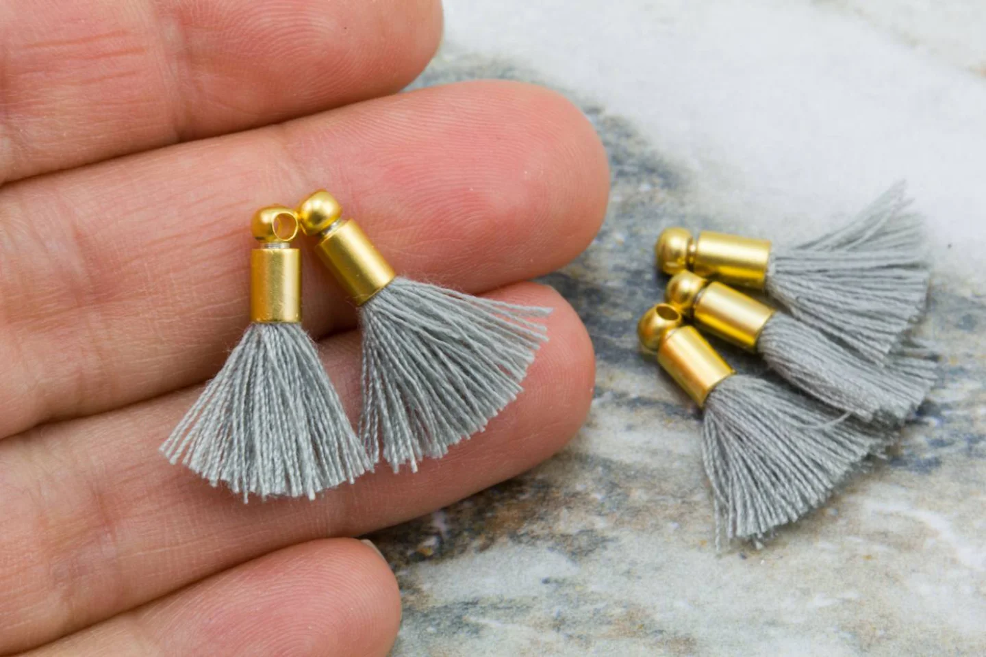 2cm-grey-cotton-mini-tassels.