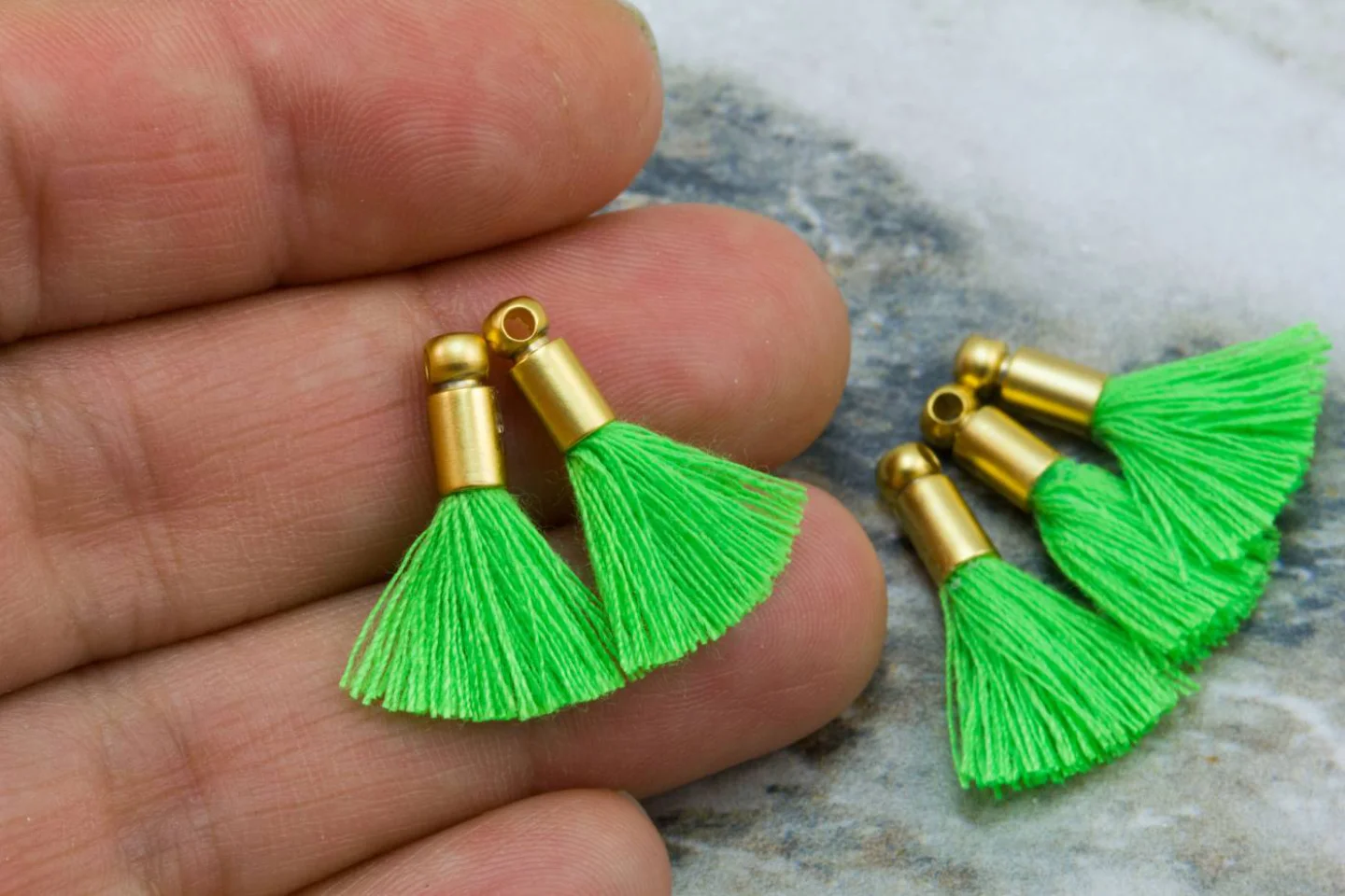 2cm-neon-green-cotton-mini-tassels.
