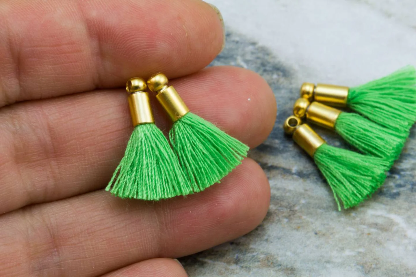 2cm-pictachio-green-cotton-mini-tassels.