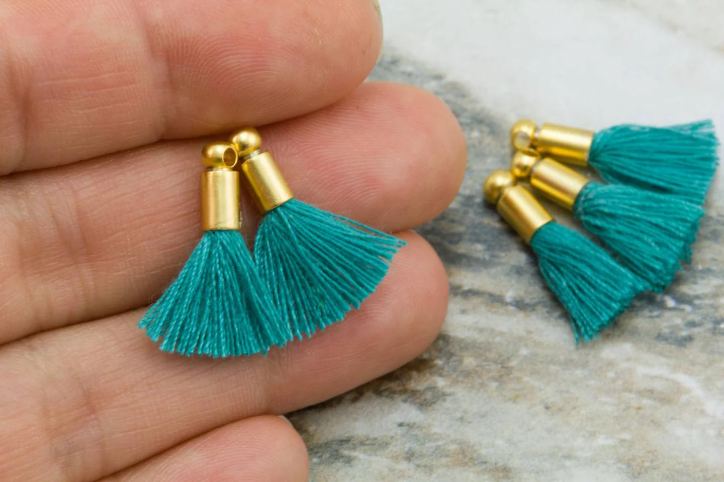 2cm-emerald-cotton-mini-tassels.